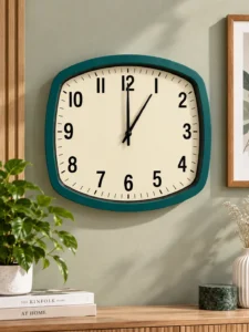 Настенные часы 37 × 34 см, прямоугольные с закругленными углами