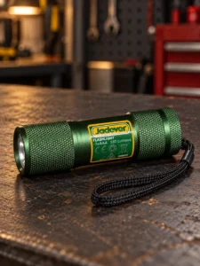 Компактный фонарь Jadever JDFL2J03